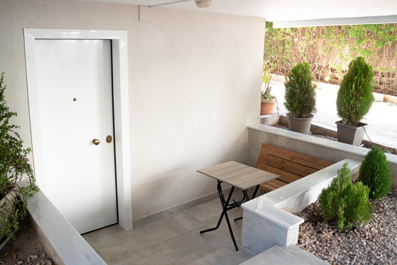 Naiads Nest - The Garden Gem Apartamento Varkiza Exterior foto
